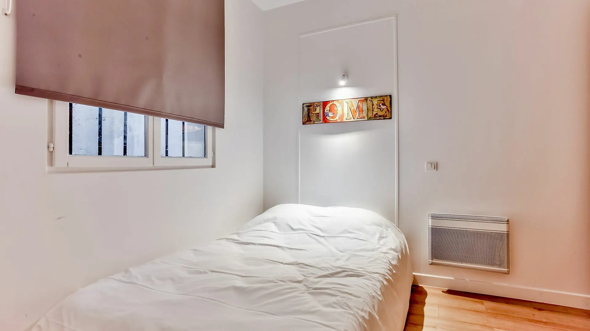35 - Luxury Flat Grands Boulevards Paris 0*,  France